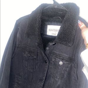 BLACK JEAN JACKET W/ FAUX TRIM